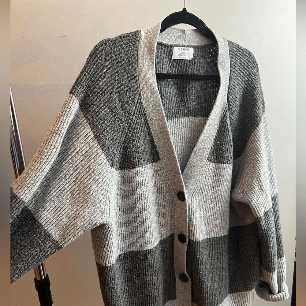 Old Navy shaker stitch oversized cardigan - Picture 2 of 4
